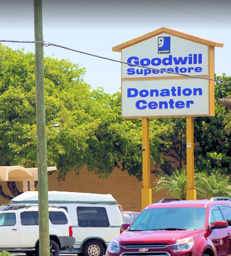 Thrift Store «Goodwill Superstore», reviews and photos