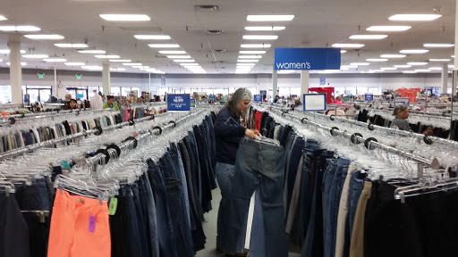 Thrift Store «Goodwill Aurora - E. Iliff», reviews and photos, 15509 E Iliff Ave, Aurora, CO 80013, USA