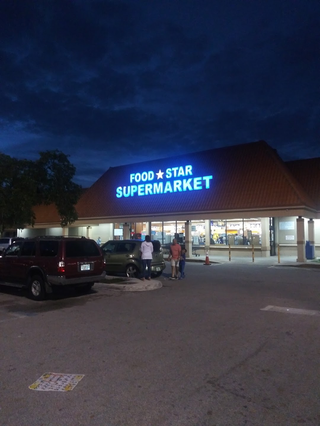 Food Star Supermarket