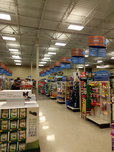 Pet Supply Store «PetSmart», reviews and photos, 17585 Southcenter Pkwy, Tukwila, WA 98188, USA