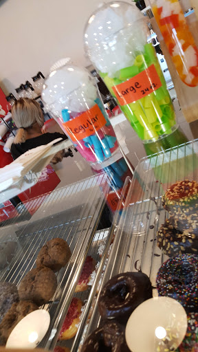 Donut Shop «Sweet Retreat Donuts», reviews and photos, 924 Pacific Coast Hwy, Long Beach, CA 90806, USA