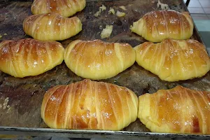 Pão Quente Oliveiras - Confeitaria E Pastelaria, Lda image