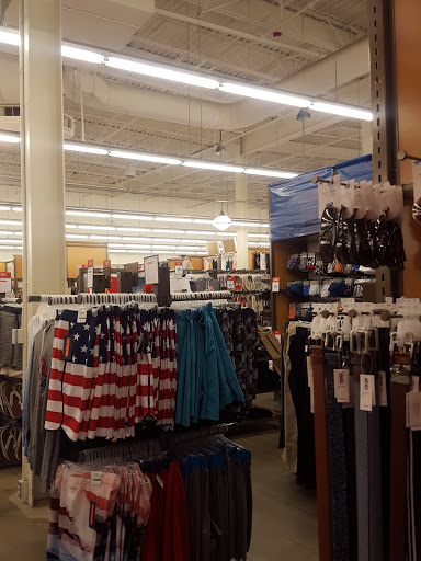 Clothing Store «Old Navy», reviews and photos, 874 Donald Lynch Blvd, Marlborough, MA 01752, USA