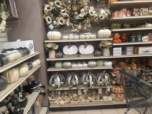 Home Goods Store «Christmas Tree Shops», reviews and photos, 17151 Cole Rd, Hagerstown, MD 21740, USA