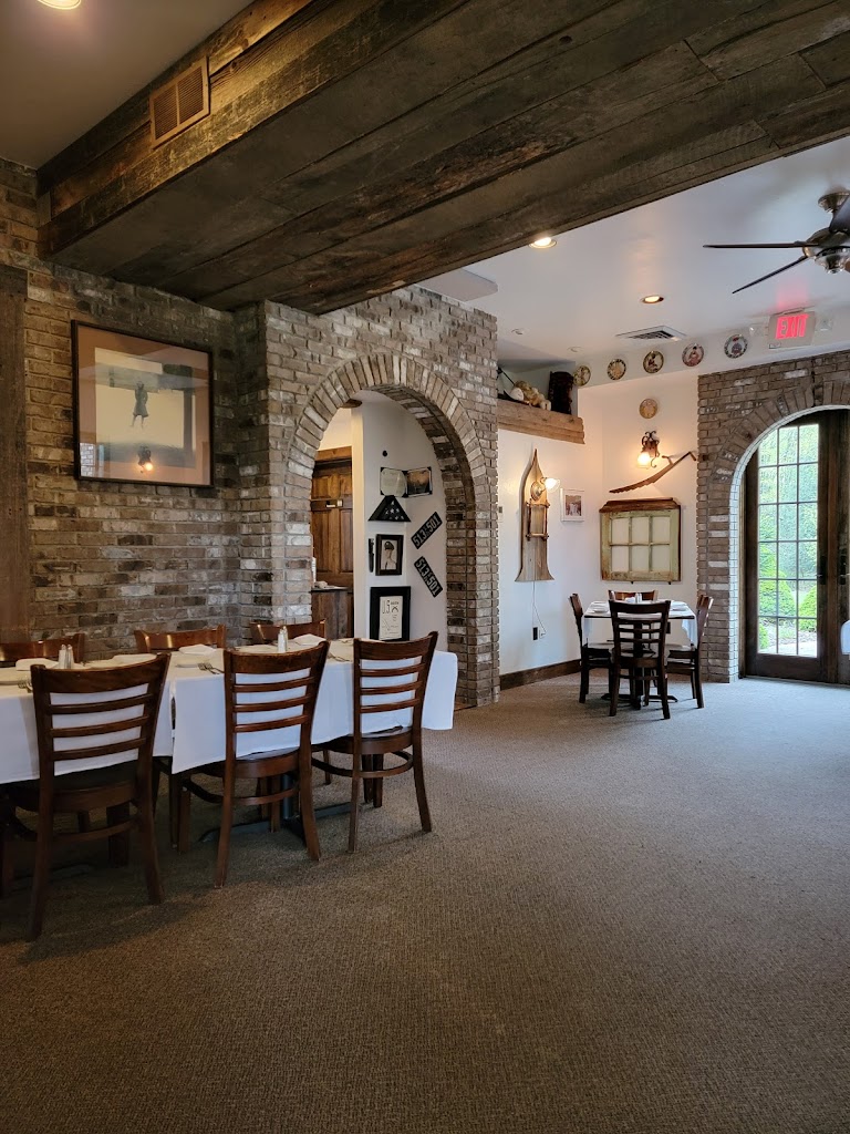 Clifford's Restaurant 16033