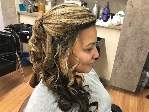 Beauty Salon «Ydelsa Unisex Beauty Salon», reviews and photos, 917 Onderdonk Ave, Flushing, NY 11385, USA