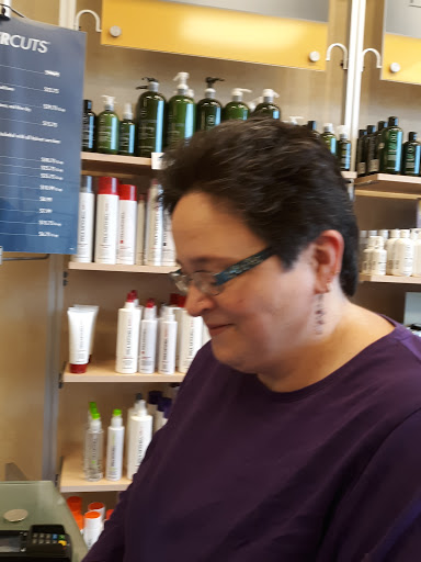 Hair Salon «Supercuts», reviews and photos, 920 Wolcott St, Waterbury, CT 06705, USA