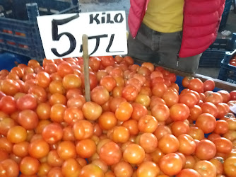 Anıt Mahallesi Kapalı Semt Pazarı