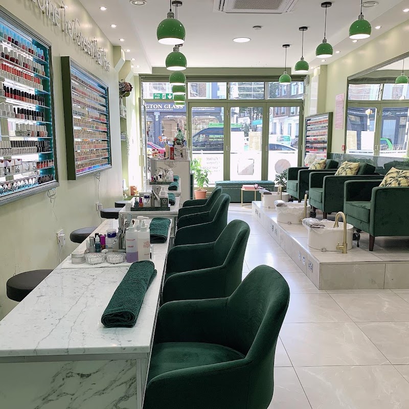 Green Nail Bar