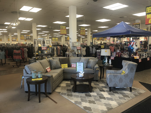 Department Store «Bon-Ton», reviews and photos, 1090 Union Rd, West Seneca, NY 14224, USA