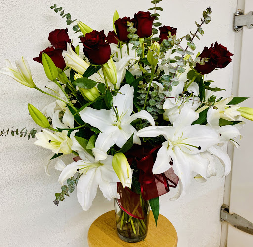 Florist «Moates Florist», reviews and photos, 5034 N Nebraska Ave, Tampa, FL 33603, USA