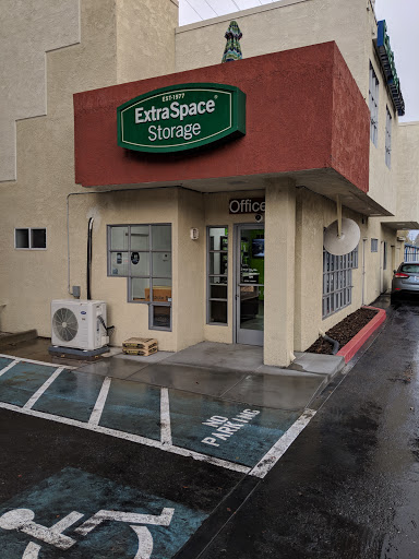 Extra Space Storage image