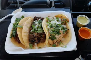 Tacos Y Tamales Rossy image