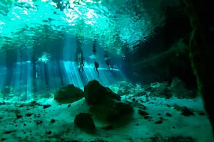 Diving Island Búvárközpont image