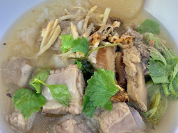 ก๋วยเตี๋ยว เย็นตาโฟต้มยำ สุกี้ ข้าวต้มเครื่อง