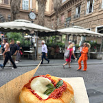 Photo n°1 de l'avis de Mai.r fait le 25/09/2023 à 07:23 sur le  Passione di Sofì à Naples