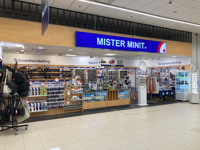 Beoordelingen van MISTER MINIT Sint-Denijs Carrefour | Sleutel- Horloge- & Schoenmaker in Gent - Schoenenwinkel