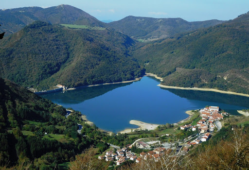 Frontón de EUGI en Eugi, Navarra