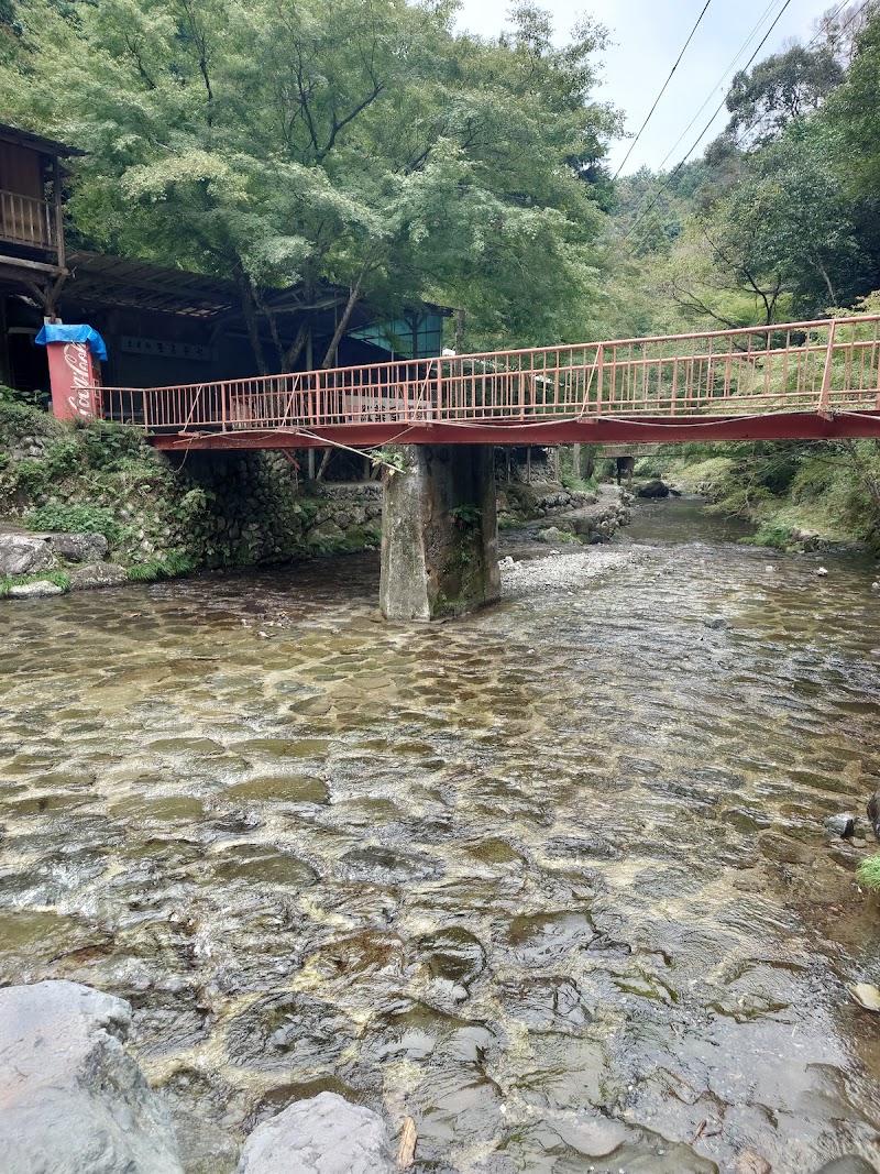 多度峡天然プール