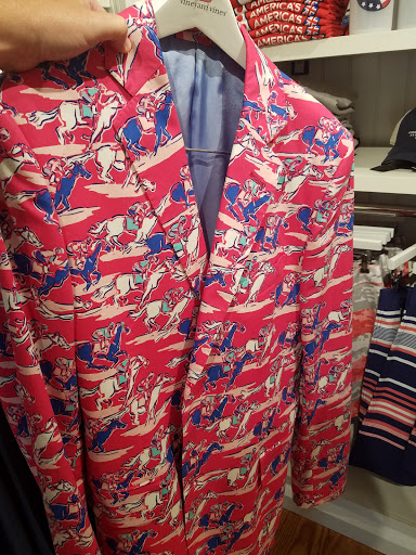 Clothing Store «Vineyard Vines», reviews and photos, 4700 Broadway St, Kansas City, MO 64112, USA