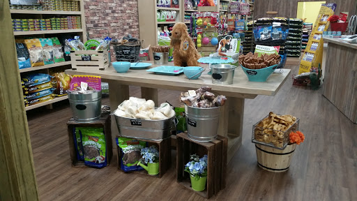 Pet Supply Store «Le Pup Pet Supplies and Grooming - Clermont», reviews and photos, 4359 S Hwy 27, Clermont, FL 34711, USA