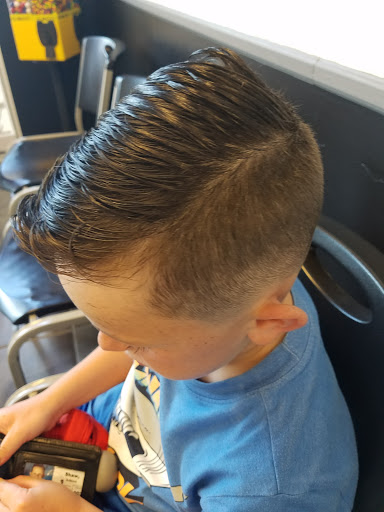 Barber Shop «DYNASTY BARBER SHOP», reviews and photos, 7750 Lake Wilson Rd, Davenport, FL 33896, USA