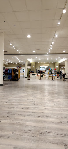 Clothing Store «L.L. Bean», reviews and photos, 8095 Tysons Corner Center, McLean, VA 22102, USA