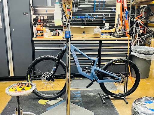 Bicycle Store «Sun & Ski», reviews and photos, 2438 W Anderson Ln, Austin, TX 78757, USA