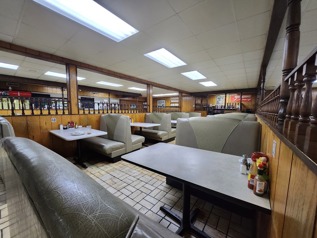 Hoods Family Restaurant 65612