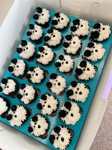 Cupcake Shop «Smallcakes: A Cupcakery of Naperville», reviews and photos, 115 E Ogden Ave #119, Naperville, IL 60563, USA