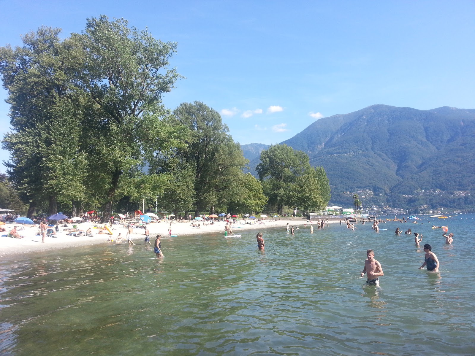 Fotografie cu Lido di Ascona - locul popular printre cunoscătorii de relaxare
