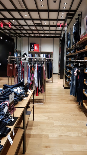 Express, 7021 S Memorial Dr, Tulsa, OK 74133, USA, 