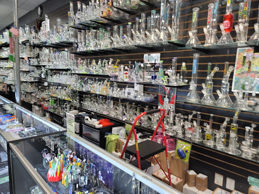 Tobacco Shop «Glass Warehouse Smoke Shop», reviews and photos, 6140 Van Buren Boulevard, Riverside, CA 92503, USA