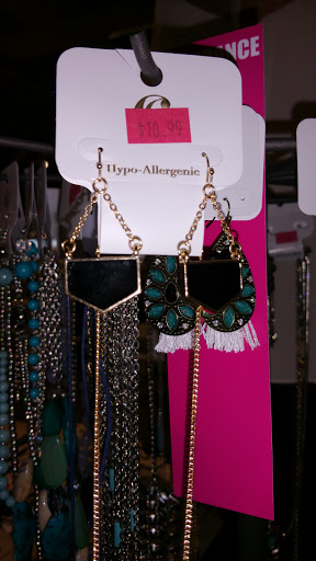 Fashion Accessories Store «Charming Charlie», reviews and photos, 3815 Metro Dr Suite 300, Council Bluffs, IA 51501, USA
