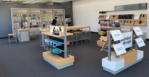 Cell Phone Store «Carle Place Verizon Wireless», reviews and photos, 198 Glen Cove Rd, Carle Place, NY 11514, USA