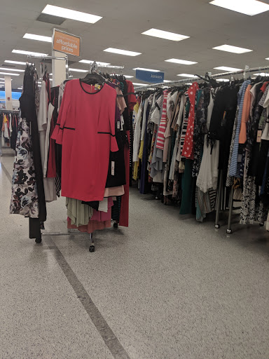 Clothing Store «Ross Dress for Less», reviews and photos, 921 E Commercial Blvd, Oakland Park, FL 33334, USA
