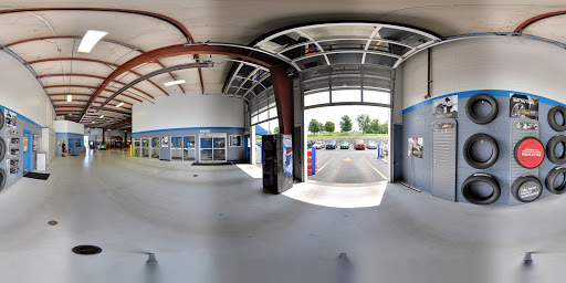 Car Dealer «Weber Chevrolet Columbia», reviews and photos, 701 Old State Rte 3, Columbia, IL 62236, USA