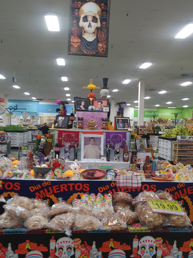 Grocery Store «El Super», reviews and photos, 9710 Woodman Ave, Pacoima, CA 91331, USA