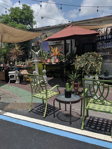 Thrift Store «OddBalls Nifty Thrift», reviews and photos, 530 NE 13th St, Fort Lauderdale, FL 33304, USA