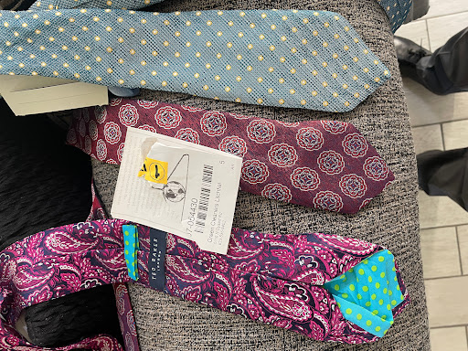 Dry Cleaner «The Clothes Hangar - Green Cleaner», reviews and photos, 5110 N Dysart Rd #112, Litchfield Park, AZ 85340, USA