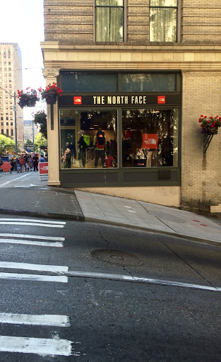 The North Face, 1023 1st Ave, Seattle, WA 98104, USA, 