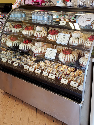 Shopping Mall «Tuskatella Shopping Center», reviews and photos, 1344 N Tustin St, Orange, CA 92867, USA