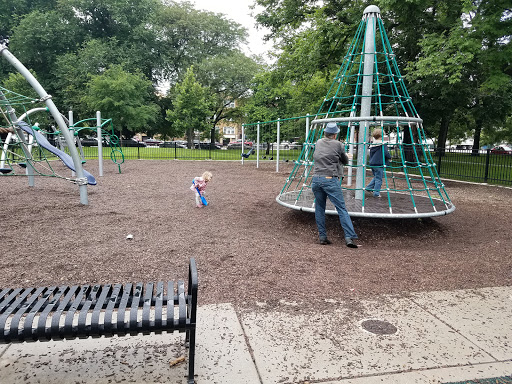 Park «Welles Park», reviews and photos, 2333 W Sunnyside Ave, Chicago, IL 60625, USA