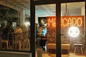 Cafetería-Mercado Atípico image