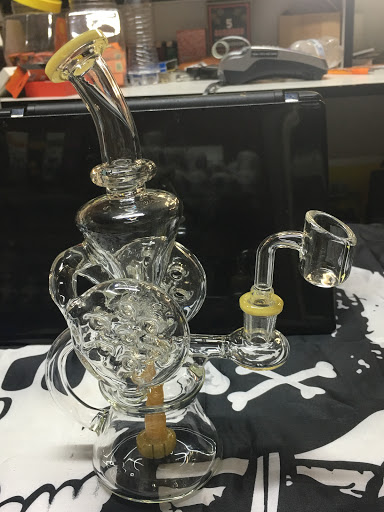 Tobacco Shop «3M Smoke Shop», reviews and photos, 644 W Chapman Ave, Placentia, CA 92870, USA