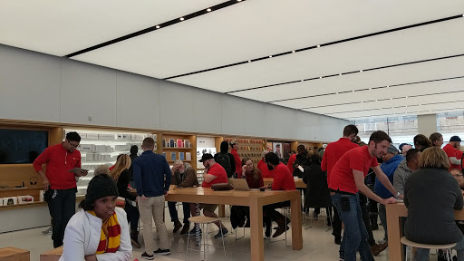 Computer Store «Apple Country Club Plaza», reviews and photos, 227 Nichols Rd, Kansas City, MO 64112, USA