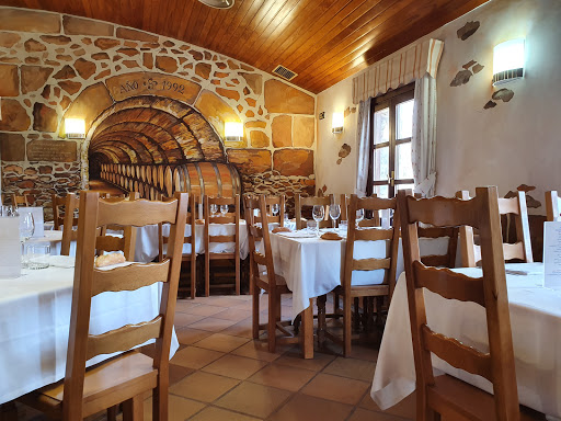 Mesón-Restaurante Ali   - Av. de Los Huetos, 23, 01010 Vitoria-Gasteiz, Álava, España
