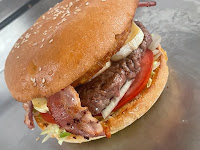Plats et boissons du Restaurant de hamburgers Finest Food Truck à Montdidier - n°1