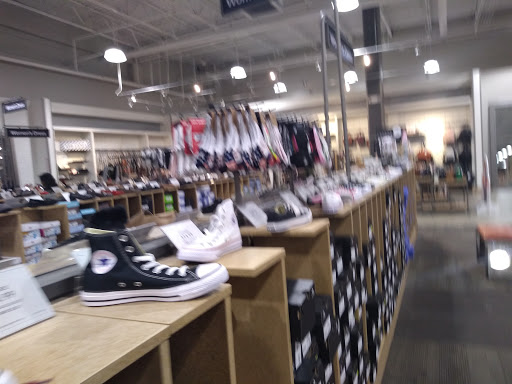 Shoe Store «DSW Designer Shoe Warehouse», reviews and photos, 1 Walden Galleria, Buffalo, NY 14225, USA