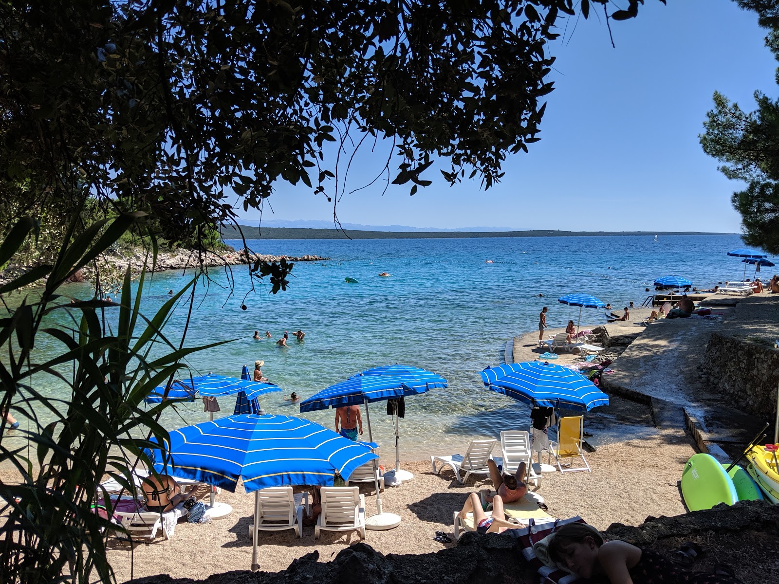 Photo de Galboka beach avec une baie minuscule